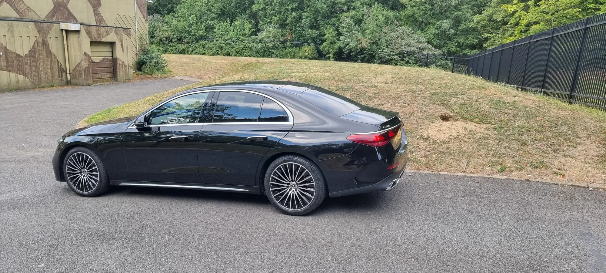 Mercedes E Class thumbnail 4