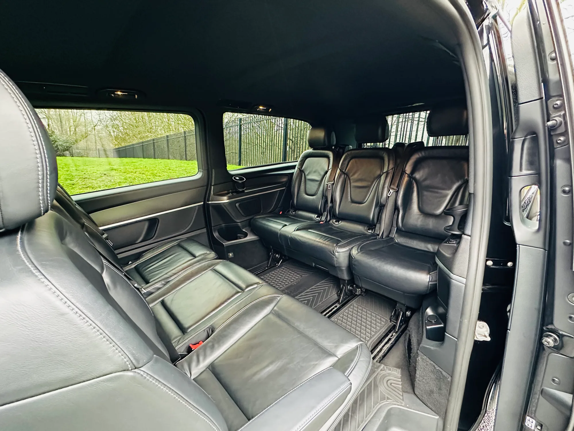 Mercedes V Class thumbnail 11